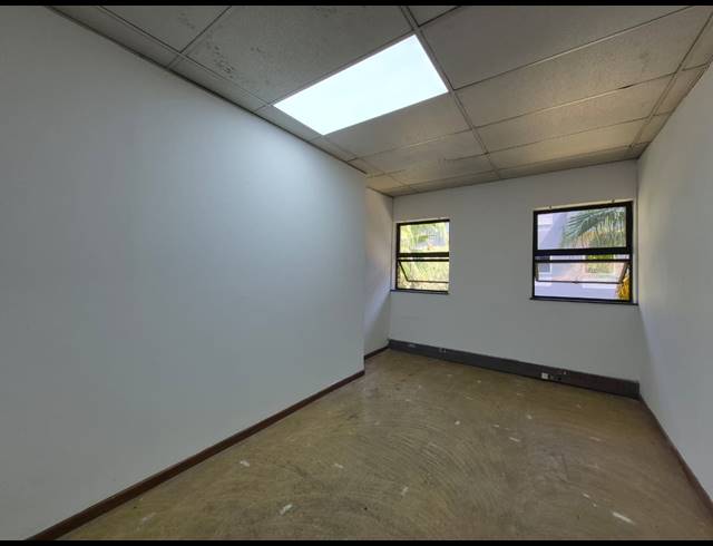 549M² OFFICE TO LET IN SUNNINGHILL